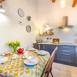 2 Bed In Oc-c34661 *